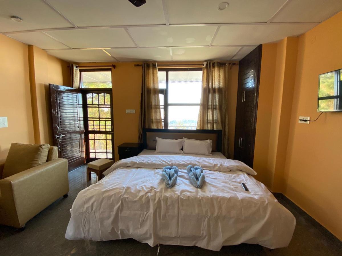 Redeem Cafe & Homestay McLeod Ganj Exteriör bild