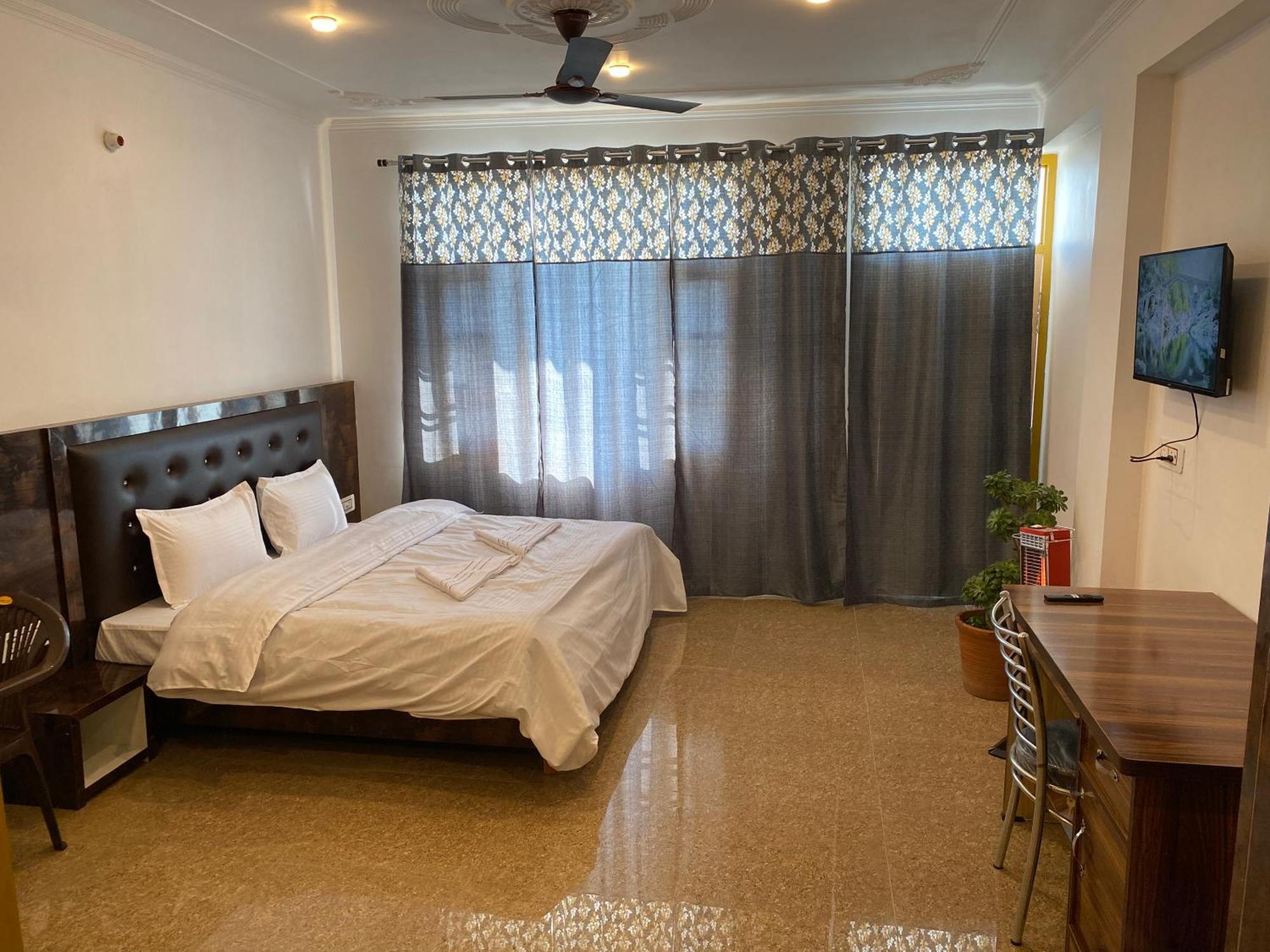 Redeem Cafe & Homestay McLeod Ganj Exteriör bild