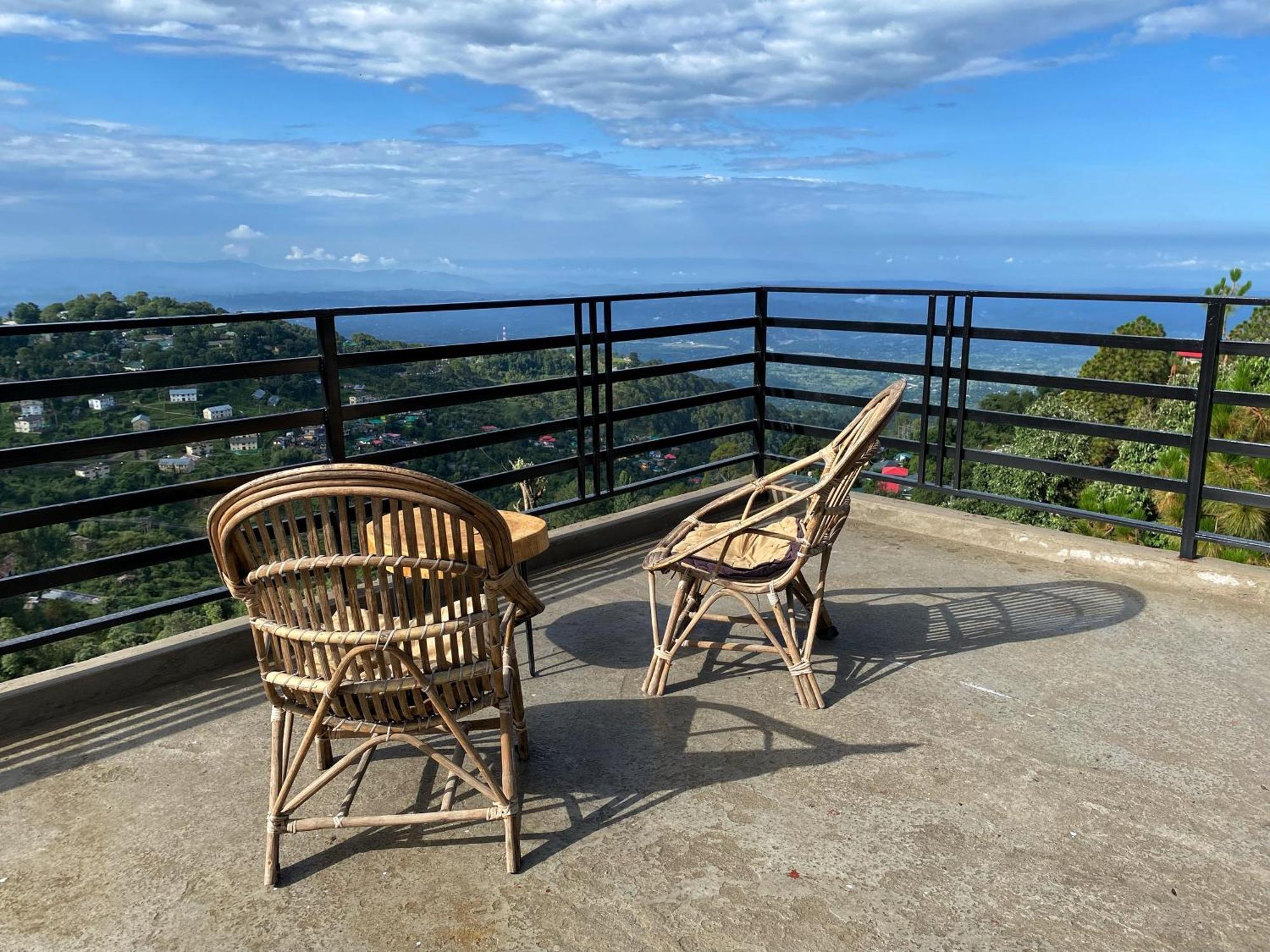 Redeem Cafe & Homestay McLeod Ganj Exteriör bild